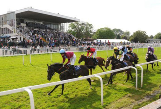 Uk Race Meetings - Travel from Worcestershire